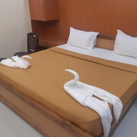 ホテル Aranmagan Residency Tiruchchendūr エクステリア 写真