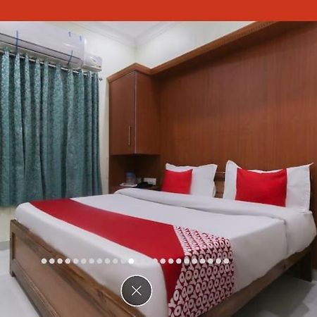 ホテル Aranmagan Residency Tiruchchendūr エクステリア 写真