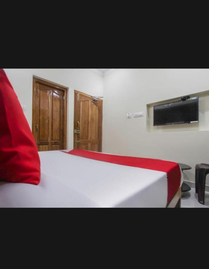 ホテル Aranmagan Residency Tiruchchendūr エクステリア 写真