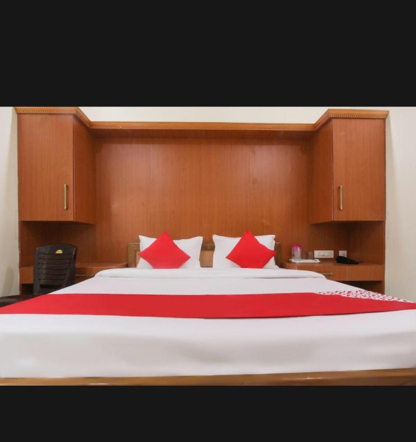 ホテル Aranmagan Residency Tiruchchendūr エクステリア 写真